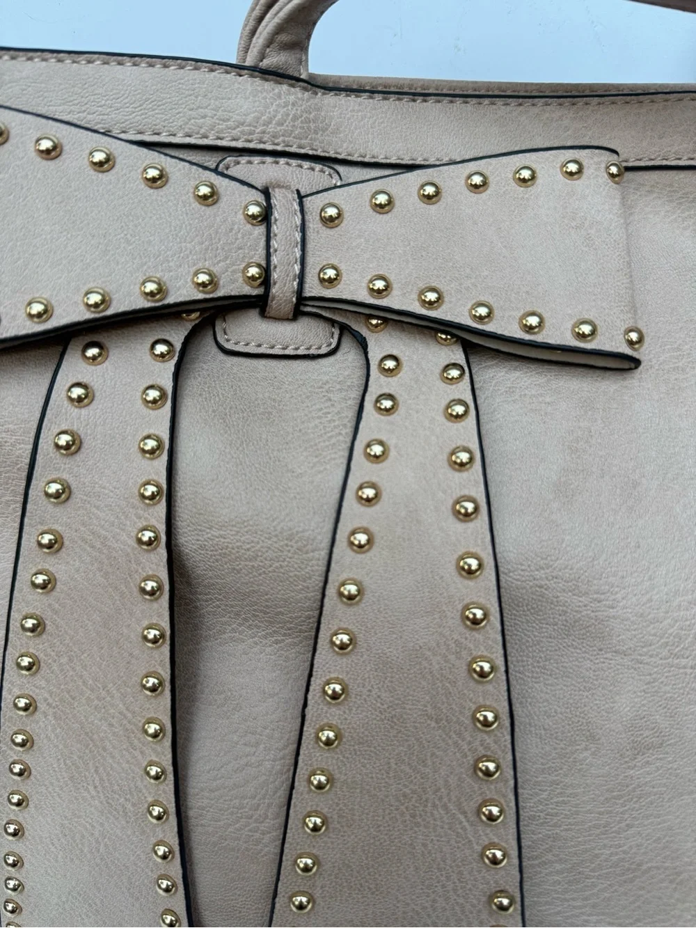 NWT Handbag Republic Studded Bow Tote Bag Beige Vegan Leather Bird Print Lining